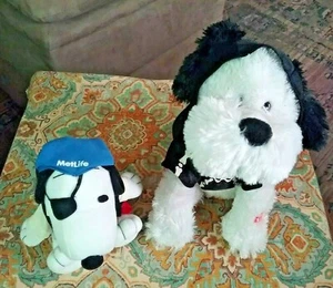 Lot 2 JoAnn Fabrics 2011 Musical Dog "Bad to the Bone"& Stuffed Pirate Snoopy - Picture 1 of 12