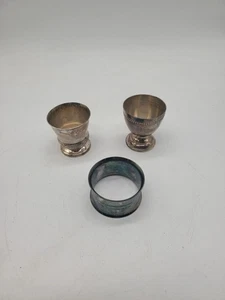Zj37- Lot ancien métal argenté – coquetier, timbale et rond de serviette – - Afbeelding 1 van 7