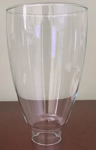 Pantalla/globo estilo colonial de vidrio transparente 6,5 Tx3,75 W 1 5/8 ajustador - 10 disponibles - impecable - Imagen 1 de 8