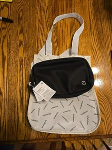 Gürteltasche schwarz lululemon everywhere nagelneu mit Beuteltasche!  80,00 € UVP! - Bild 1 von 11