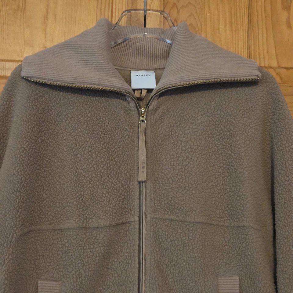 Chaqueta polar Sherpa de gran tamaño con cremallera completa marrón talla S Olivia Varley para mujer  Foto 1 de 4