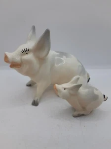 Vintage Beswick Porcelain Lipstick On A Pig  and Piglet - Made In England - Bild 1 von 6