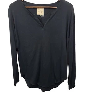 NWT Chaser Black Pullover V Neck Blouse Womens Medium - Picture 1 of 5