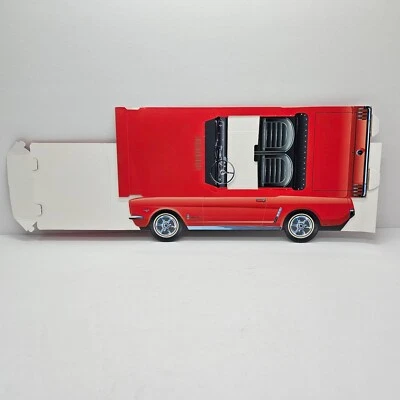 Ford Mustang 1964 1/2 contenedor de aperitivos de cartón para fiestas Foto 1 de 4