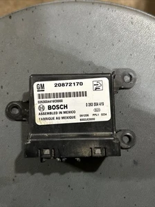 2010-2013 CHEVROLET SILVERADO REAR PARK ASSIST MODULE OEM 20872170 - Picture 1 of 3