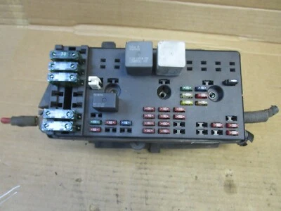 97 Saturn SL1 Engine Fuse Box Relay Junction Block Panel Compartment 21021980 Foto 1 de 4