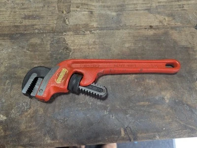 RIDGID E-10  10" Heavy-Duty End Pipe Wrench, 1 1/2" Capacity - Image 1 of 4