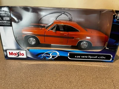 1970 Plymouth GTX 440 1:25 Maisto New IN BOX diecast model - Image 1 of 4