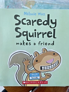 Scaredy Squirrel Makes A Friend Scholastic Melanie Watt Paperback New - Bild 1 von 2
