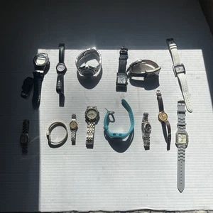 Lot #2 von 14 Uhren für Teile oder Reparatur: Citizen Seiko Nike Swiss Army - Bild 1 von 24