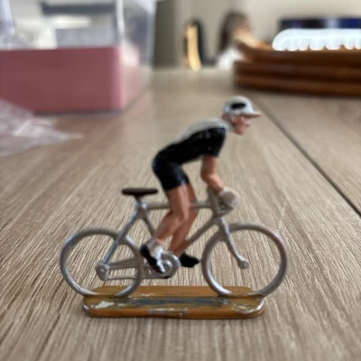 STARLUX /  LE MONDE CIVIL  / LES COURSES CYCLISTES   :  COUREUR CYCLISTE - Photo 1/4