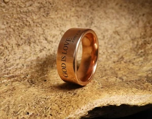 Alianza de anillo de boda religiosa de tungsteno unisex dorado versículo bíblico Dios es amor - 8 mm - Imagen 1 de 3