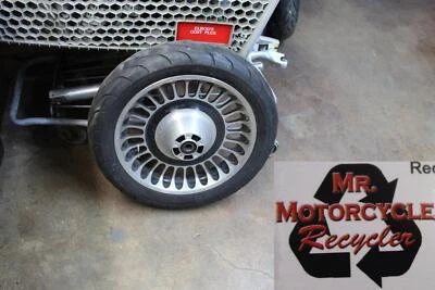 Llanta delantera Harley-Davidson Electra Glide 09 OEM con neumático W19 Foto 1 de 4