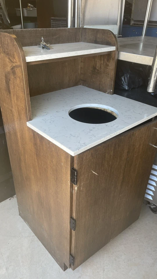 bote de basura restaurante  Foto 1 de 1