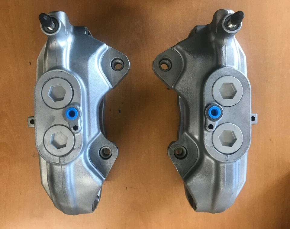 Front brake calipers for Lexus GS300 GS400 GS460 - Image 1 of 3