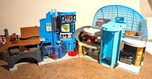 Disney Pixar Cars 2/3 LOT Florida Speedway & Imaginext W8579 Tokyo Playset toy - Picture 1 of 9