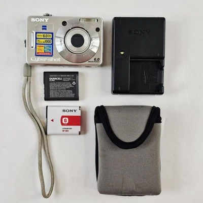 Câmera Digital Sony Cyber-Shot DSC-W50 6.0MP com Baterias e Carregador Testado Funciona - Imagem 1 de 4