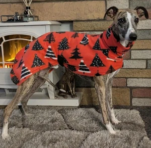 Hund Snood Pullover Fleece Hausmantel italienischer Whippet Lurcher Weihnachtsbäume 26" - Bild 1 von 6