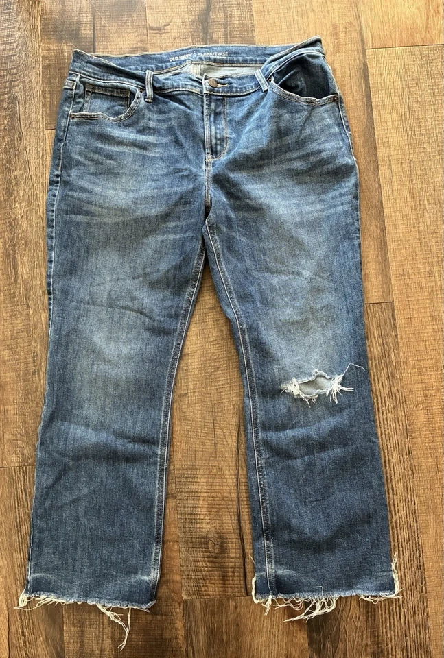 Pantalones de mezclilla elásticos acampanados recortados de tiro medio de algodón Old Navy para mujer azul 12R Foto 1 de 4