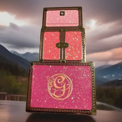 [LE 200] “Glinda Luggage” (PALM Pink à la Mode WICKED Mystery Pin 2.25”) - Image 1 of 4