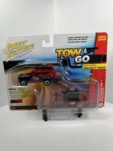 Johnny Lightning 1979 International Scout II Tow and Go 1:64 - Picture 1 of 4