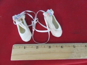 51. Pair of Porcelain Ballerina Ballet Shoes w. Flowers Christmas Ornament - Picture 1 of 6