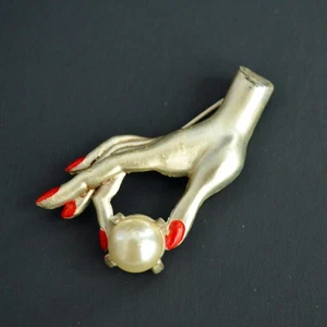 Broche grande de perlas vintage para damas uñas rojas - Imagen 1 de 4