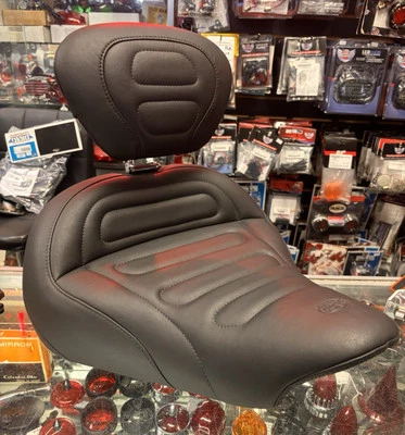 Mustang Solo 旅游座椅靠背 适合 2013 - 2017 Harley Breakout FXS — 第 1/4 张图片