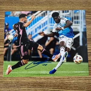Foto autografiada de Patrick Agyemang 8x10 Charlotte FC Estados Unidos Internacional USMNT - Imagen 1 de 2