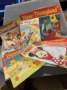 Magazines de bandes dessinées vintage Disneyland années 70 / souvenirs - Photo 1/24