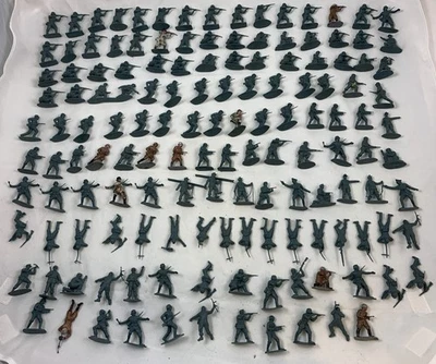 Airfix 1 32 WWII Soldaten 142 Stück Deutsche Russen Figuren Plastik Konvolut Set - Bild 1 von 4