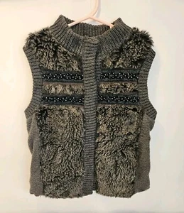 Miss Me Girls Sweater Vest Size M Gray Black Beaded Accents Faux Fur Pockets - Picture 1 of 10
