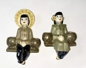 Set vintage di due vasi da parete WEIL WARE POTTERY geisha asiatica 8” e 9” - Foto 1 di 2