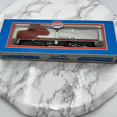 Model Power 5601 HO Scale Santa Fe Alco FA-2 Diesel Locomotive In Box - Image 1 of 4