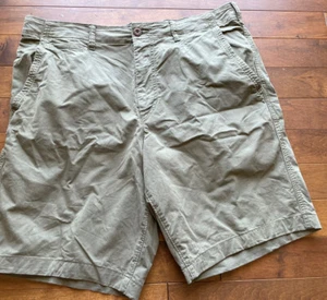 Herren AEO American Eagle Outfitters vorne flach Next Level Flex Shorts 38 grün - Bild 1 von 4