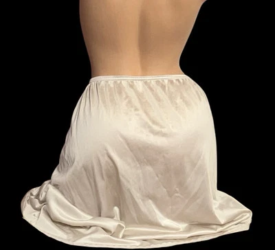 Vassarette Champagne Brillante Satén Encaje Ribete Nylon Medio Slip Mujer XL Foto 1 de 4