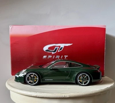 Porsche 911 Carrera GTS Club Coupe 1:18 Family Green 1:18 GT SPIRIT - Immagine 1 di 4