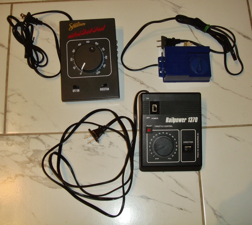 3 Hobby Transformers  Railpower 1370  Spectrum 44-6681  Life-Like  Model Train - Image 1 of 4