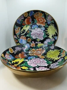 2 cuencos chinos de porcelana Famille Rose encerrados en placas de pared de latón de 9" - Imagen 1 de 4