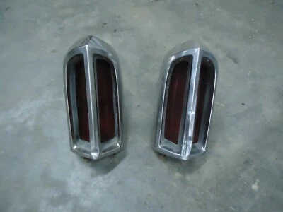 1973 年 OLDSMOBILE DELTA 88 98 台灯尾灯套装 73 — 第 1/4 张图片