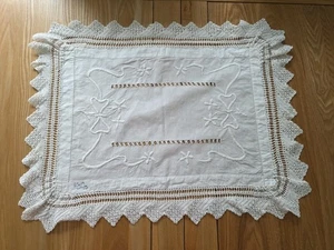 Vintage White Flower Floral Embroidered Traycloth 19x25 Inches - Picture 1 of 9
