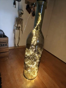 Glas Flasche Deko 77 cm Beleuchtet XL XXL Riesig Lebensgross Flacon  - Bild 1 von 2