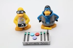 CLUB PENGUIN MIX N MATCH 2" FIGURE - SHADOW GUY & MILD MANNEERED REPORTER - Picture 1 of 9