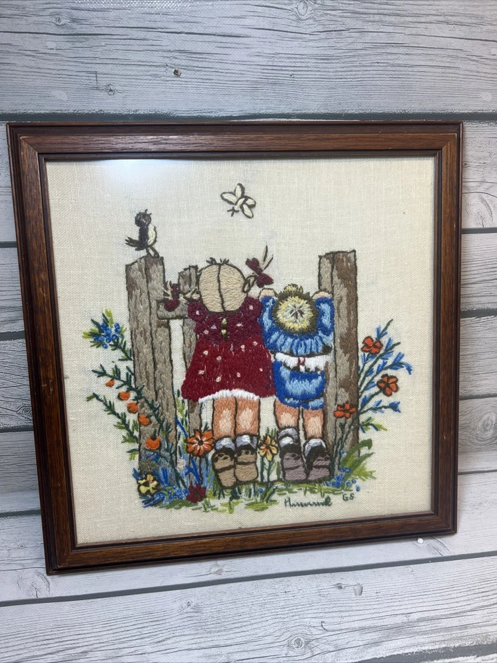Kit Bordado Paragon Crewel Enmarcado Observación de Aves Hummel Niña Niño De Colección 1976 13x13 Foto 1 de 4