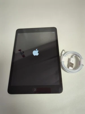 Apple iPad Mini 1st Gen (A1432) - 7.9" / Grey / 16GB - Image 1 of 4