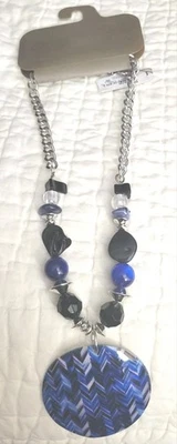 Collar RUBY RD Cadena Tono Plata Multi-Conchas Azules Tono Plata Eslabón Firmado  Foto 1 de 4