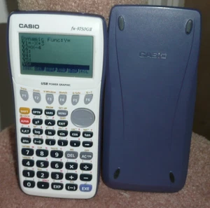 Casio fx-9750Gii Calcolatrice grafica alimentazione USB con cover - Foto 1 di 7