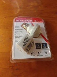 Motion Activated Light, UtiliTech 180 Degree Detection Zone NEW, open box - Picture 1 of 4