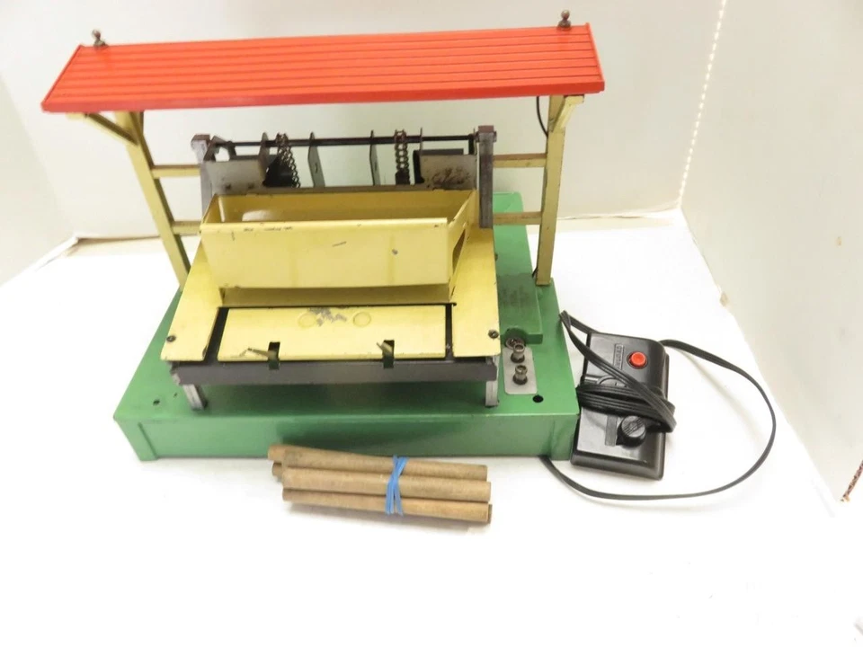 LIONEL PRE-WAR TRAINS 164 OPERATING LOG LOADER ACCESSORY- NEW WIRE- WORKS- S6 - Image 1 of 4