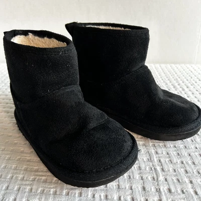 Botas forradas de sherpa de gamuza sintética negras talla 9/10 sin marca para niñas pequeñas Foto 1 de 4